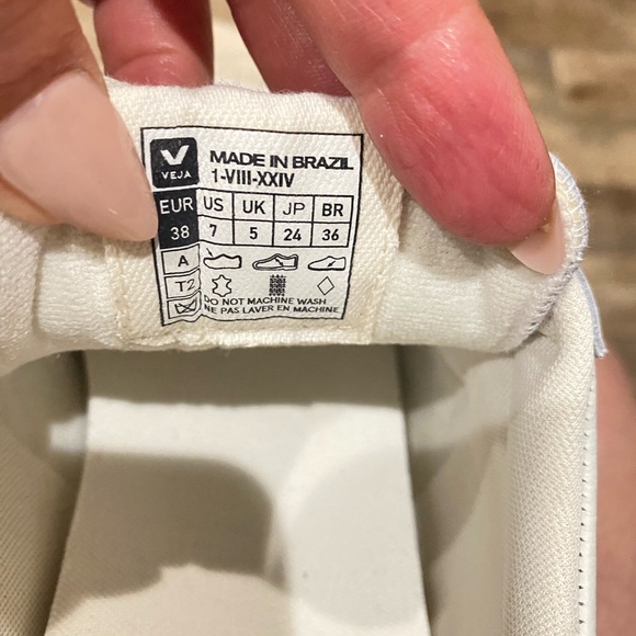 Veja White and Brown Sneakers Retro Design - Picture 9 of 15